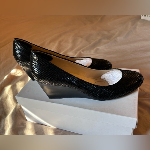 Calvin Klein Saxton Black Python Wedge Pumps- size 9.5 - Picture 2 of 10